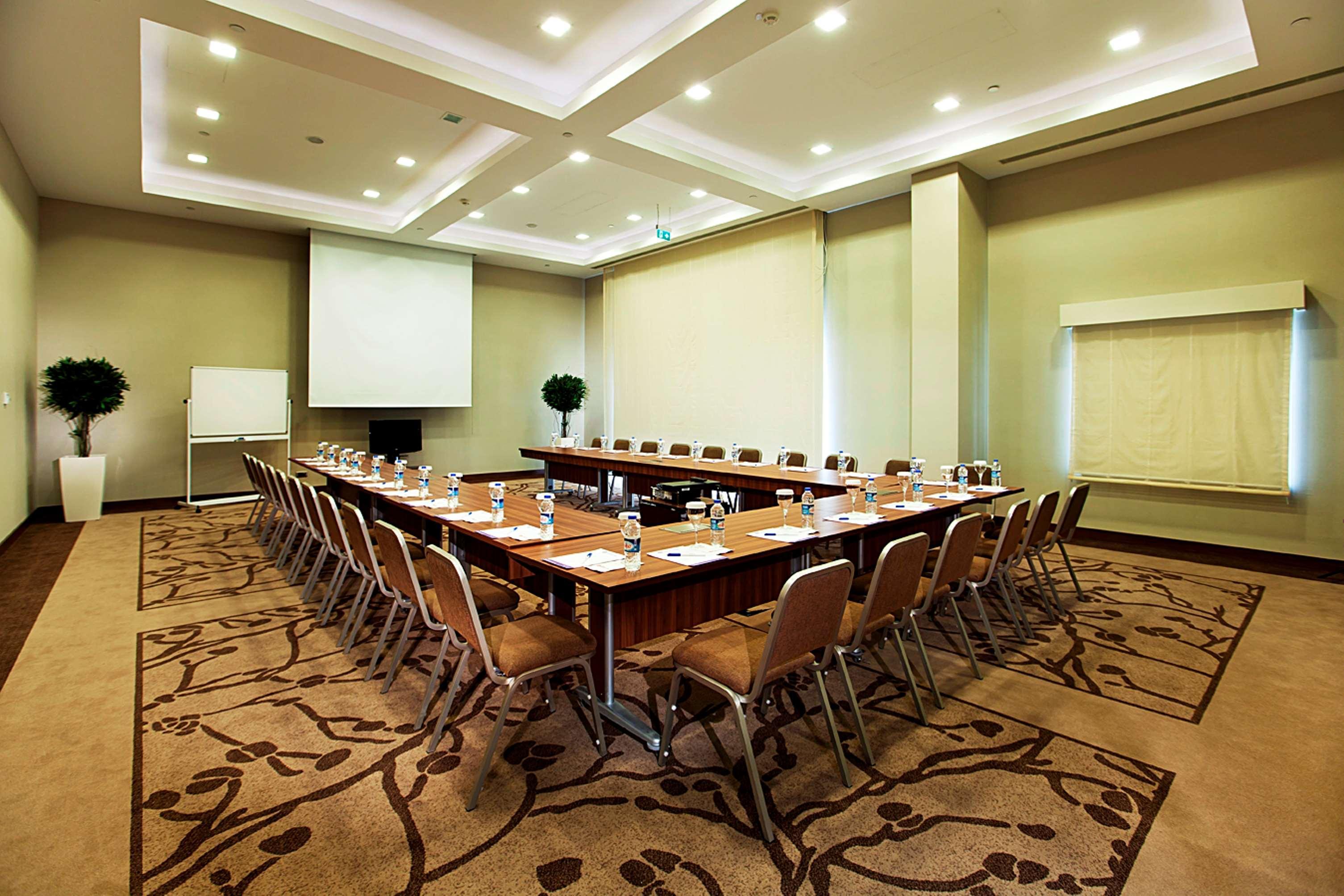 Hilton Garden Inn Шанлиурфа Зручності фото